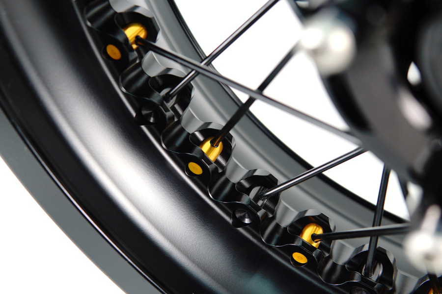 Mâm Kineo Triumph Thruxton 1200 R/RS - Đen Nhám & Vàng