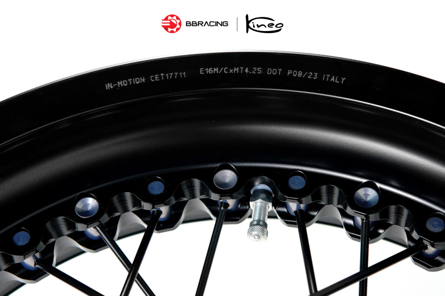 Mâm Kineo Triumph Bonneville Bobber - Đen & Titanium