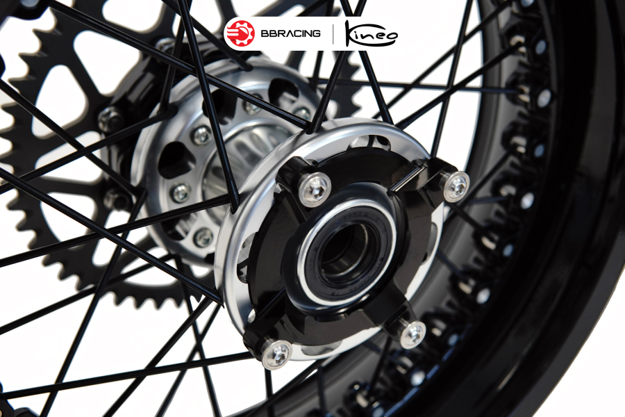 Mâm Kineo Triumph Trident 660 - Đen & Bạc